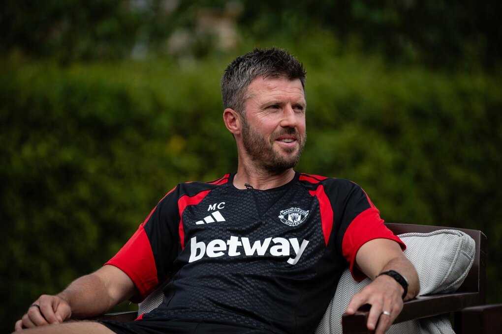 Carrick: `Đừng bước vào mùa giải với suy nghĩ sẽ chật vật`