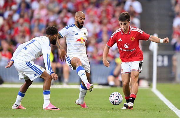 Manchester United n&ecirc;n giữ lại Harry Amass. Ảnh: Getty Images