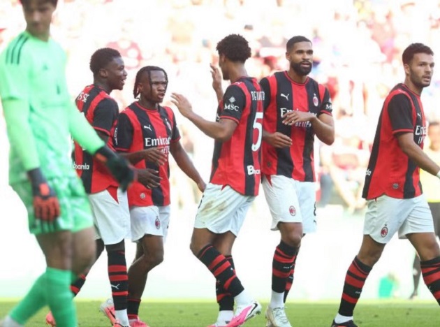 MU đối mặt vô vàn mối lo sau thất bại trước AC Milan