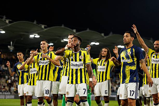 Soi trận Fenerbahce vs Lyon: Rực cháy chảo lửa Istanbul