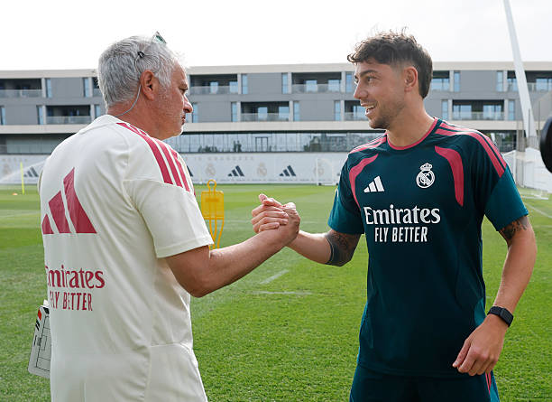 Mourinho chưa giải được bài toán Federico Valverde