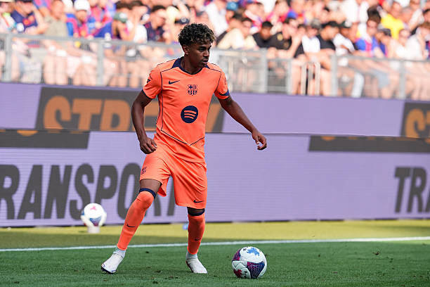 Lamine Yamal đ&atilde; trở lại c&ugrave;ng Barcelona. Ảnh: Getty Images. 