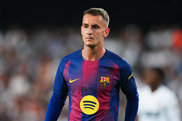 Barca gây áp lực lên Mendes để thanh lý Marc Casado