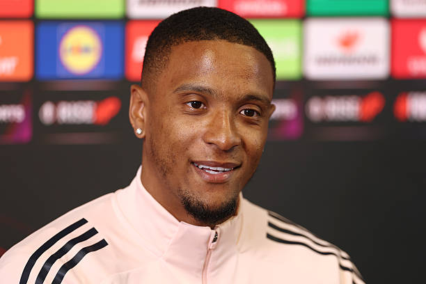 Ezri Konsa sẽ gi&uacute;p Arsenal n&acirc;ng tầm đội h&igrave;nh. Ảnh: Getty Images