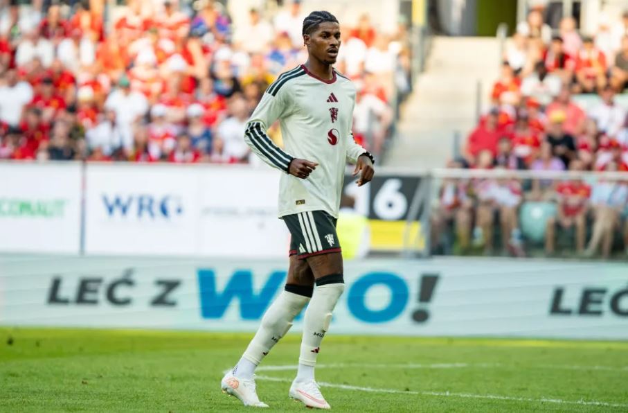 Rashford cảm ơn Carragher vì được bênh vực trước Neville