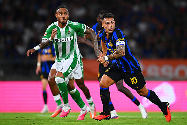 Lautaro Martinez (số 10) l&agrave; nh&acirc;n tố đ&aacute;ng ch&uacute; &yacute; của Inter Milan. Ảnh: Getty Images. 