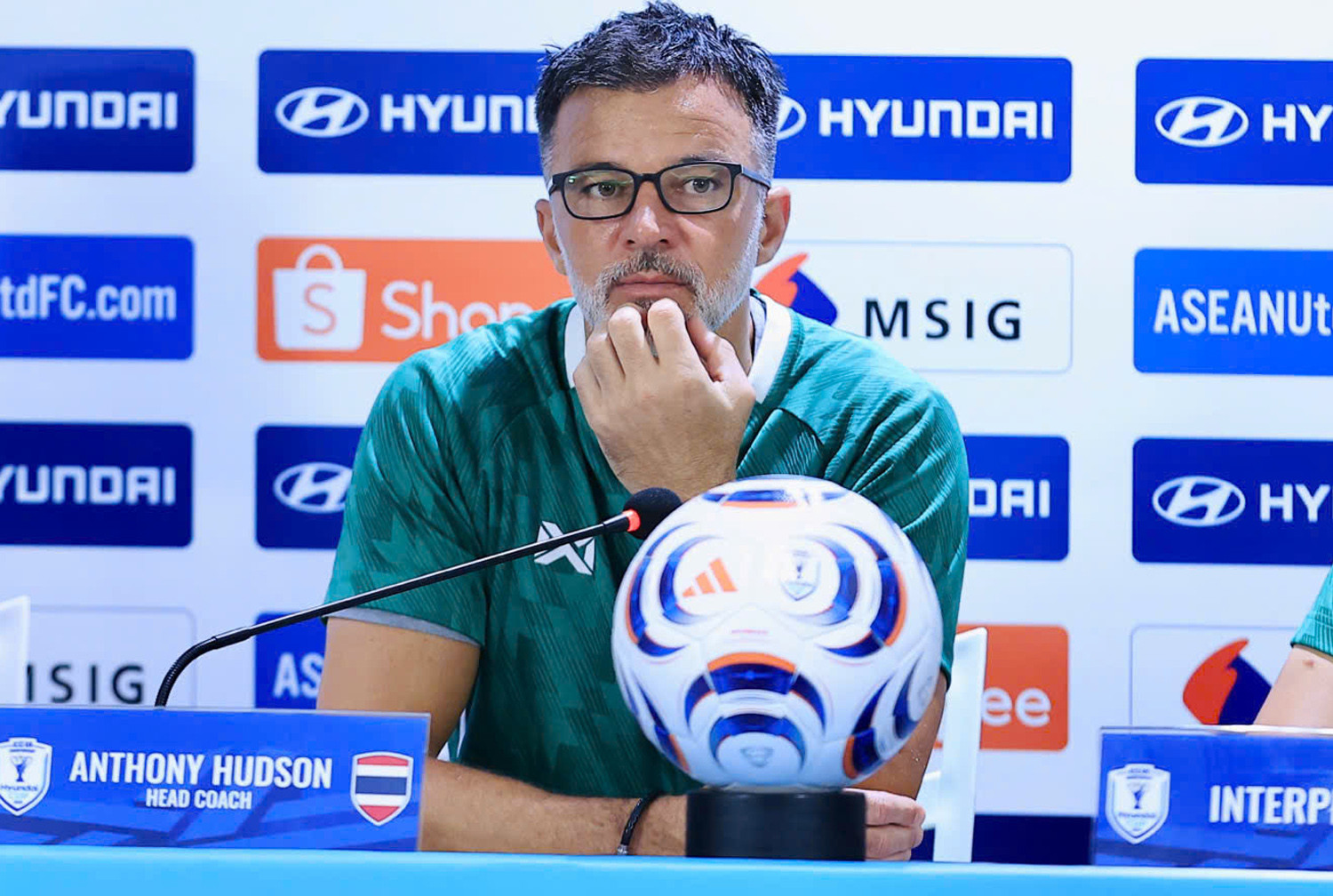 HLV Thái Lan lý giải nguyên nhân thua tuyển Việt Nam 0-2