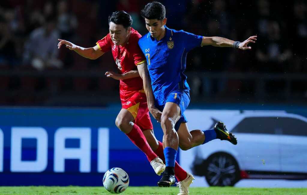 Thái Lan 0-2 Việt Nam: Tuyển Việt Nam ~đánh sập~ Rajamangala