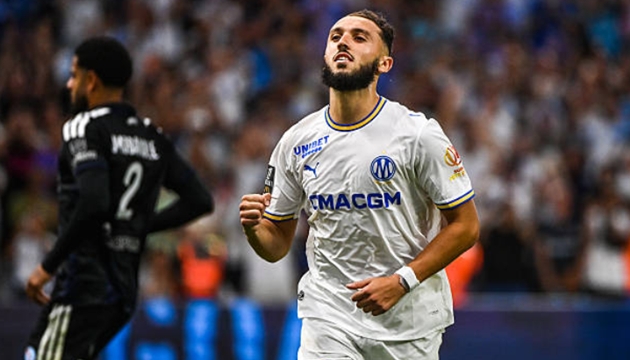 Thẻ đỏ tai hại, Strasbourg vỡ trận 0-4 trước Marseille