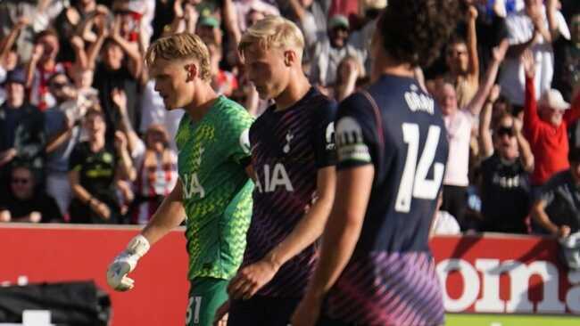 Brentford nhấn chìm Tottenham 3-0 ở ngày ra quân Ngoại hạng Anh 2026/27