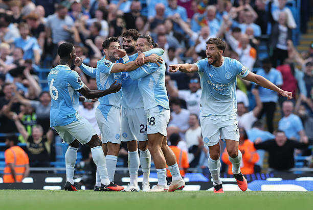 Man City ngược dòng Bournemouth trong ngày Cherki bùng nổ
