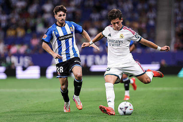 Nước cờ thay người của Mourinho cứu nguy cho Real Madrid