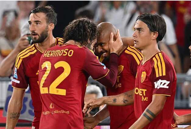 Malen lập hat-trick giúp Roma đè bẹp Fiorentina 4-0