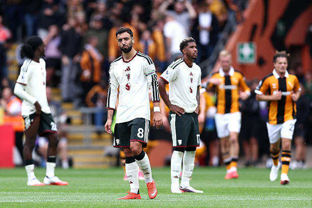 Thất bại trước Hull City phơi bày tử huyệt chiến thuật của Man United