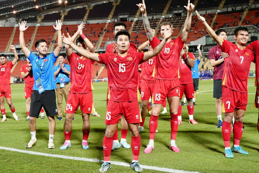 Tuyển Việt Nam đấu Thái Lan: Ông Kim Sang Sik áp lực vì đâu?