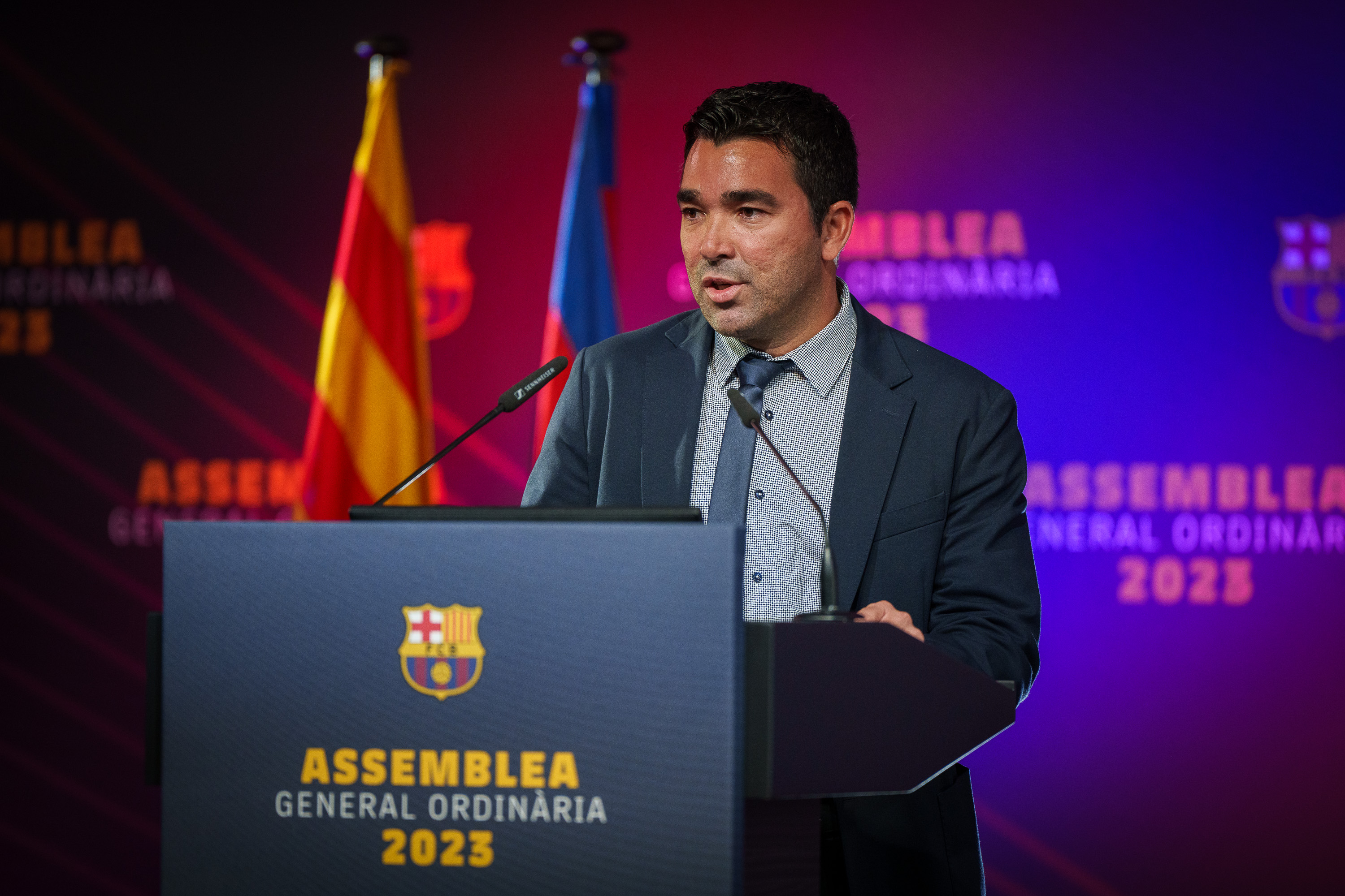 Ch&uacute;c mừng sinh nhật Deco, nhạc trưởng của những giấc mơ. Ảnh: FC Barcelona.