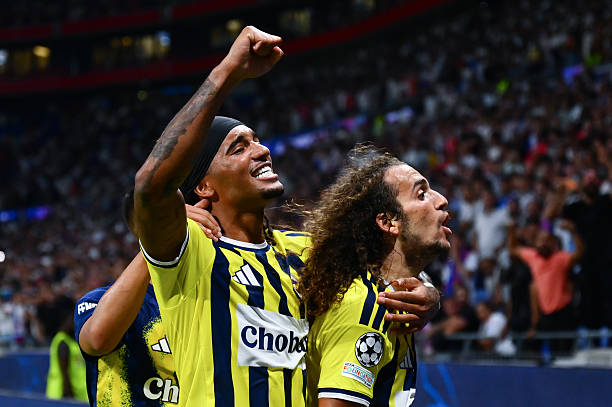 VAR từ chối 2 bàn thắng, Lyon ôm hận trước Fenerbahce