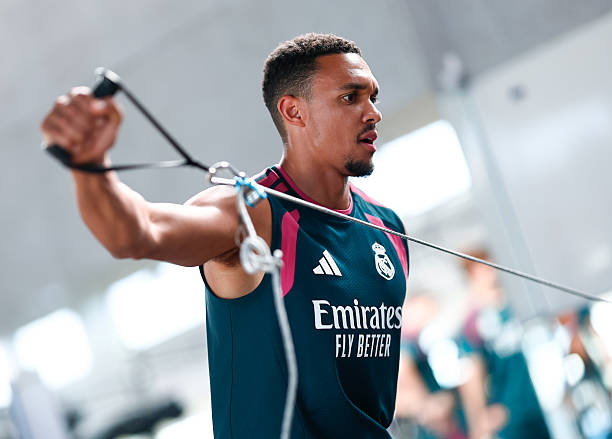 Trent Alexander-Arnold đang quyết t&acirc;m chứng minh gi&aacute; trị bản th&acirc;n. Ảnh: Getty Images