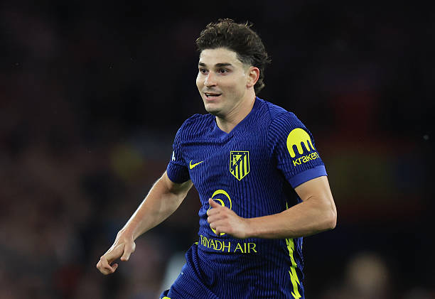 Barcelona dễ nếm trái đắng vì quá ám ảnh Julian Alvarez