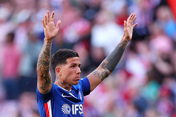 Chelsea cân nhắc giữ chân Enzo Fernandez