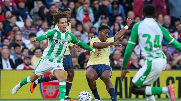 Lewis-Skelly lạc quan dù Arsenal ngã ngựa trước Betis
