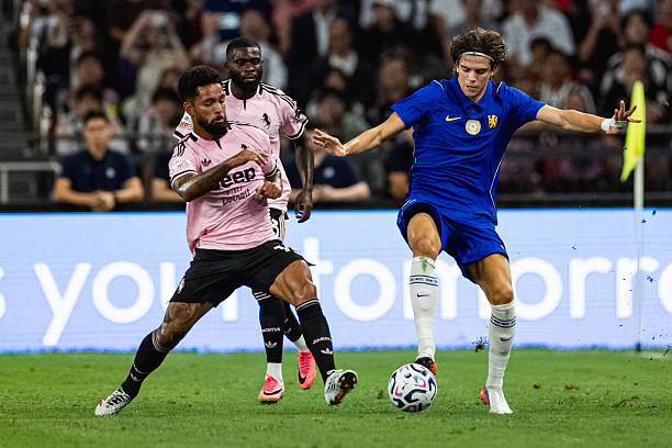 CĐV Chelsea thất vọng với tân binh Palestra