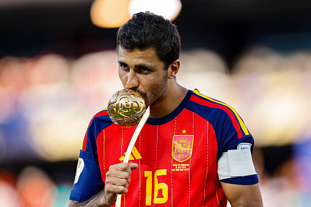 Real Madrid đang trả giá vì sự chần chừ vụ Rodri