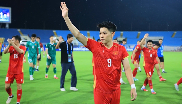 Đình Bắc vươn tầm châu Á và bài học từ HLV Kim Sang-sik