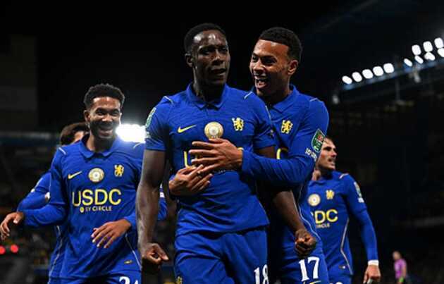 Danny Welbeck tỏa s&aacute;ng rực rỡ. Ảnh: 