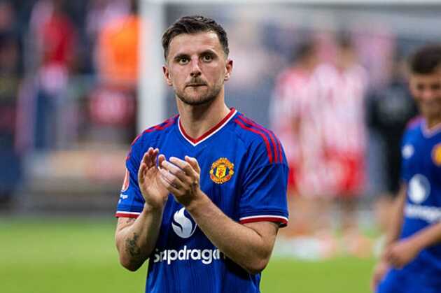 Áp lực bủa vây Mason Mount bất chấp sự bảo vệ từ Carrick