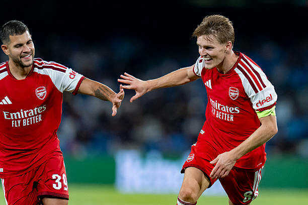 Joe Cole thán phục màn trình diễn của Odegaard trước Napoli