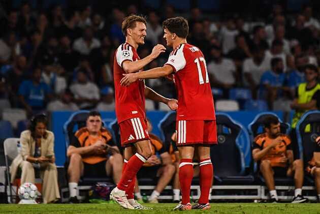 Lập siêu phẩm hạ Napoli, Odegaard được Arteta ngợi khen