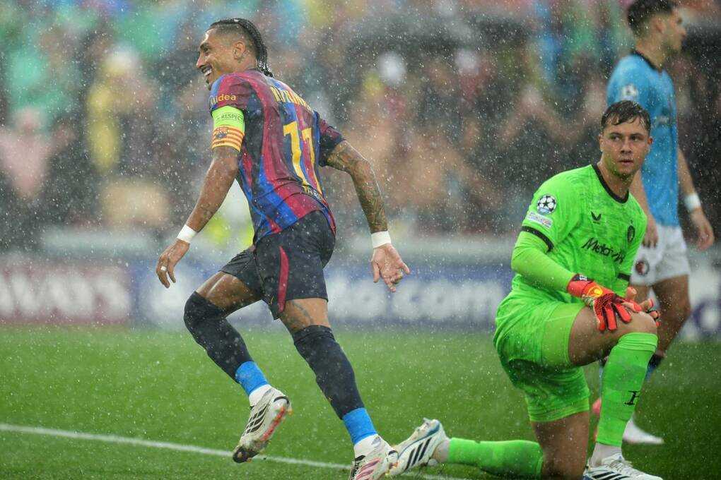 Raphinha lập cột mốc hiếm trong lịch sử Barca
