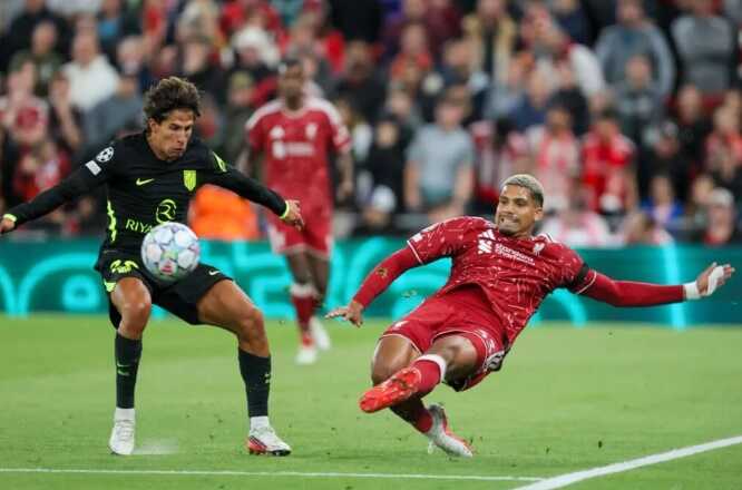 Ronald Araujo hóa món hời không tưởng của Liverpool