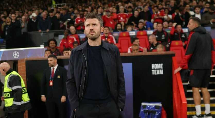Carrick c&ugrave;ng MU thắng đậm ở ng&agrave;y ra qu&acirc;n Champions League. Ảnh: Carl Recine/Getty Images.