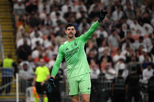 Courtois phá vỡ quy luật tàn nhẫn của Real Madrid