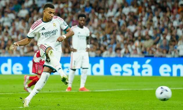 Ghi cú đúp, Mbappe còn cách kỷ lục của Ronaldo đúng 8 bàn