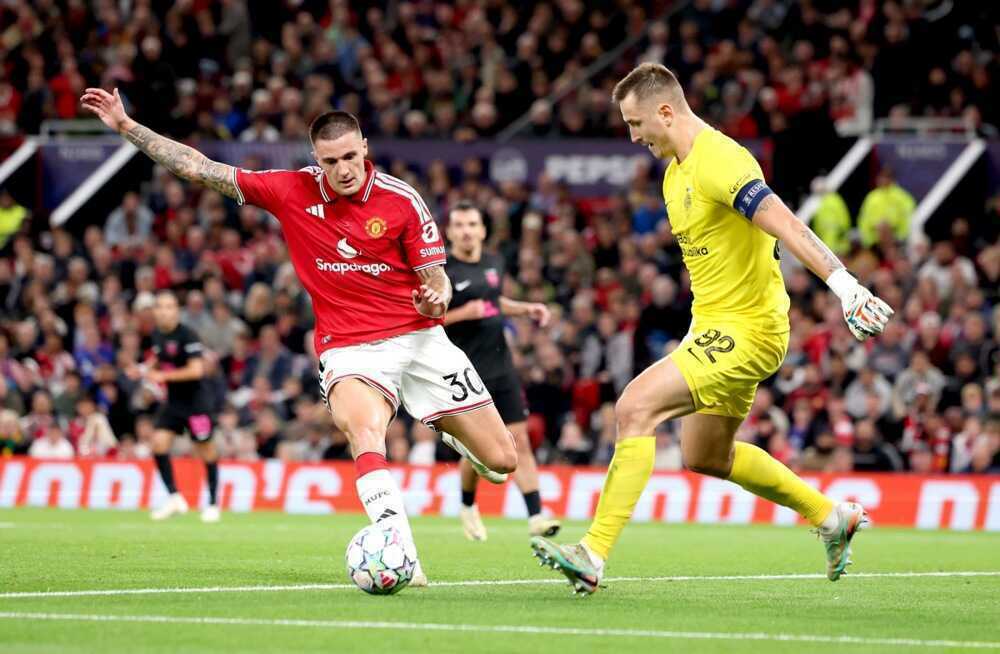 Sheringham chỉ ra lý do MU buộc phải dùng Sesko ở derby Manchester