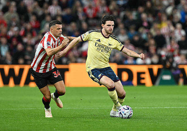 Siêu phẩm của Bruno Guimaraes giúp Arsenal vượt khó trước Sunderland