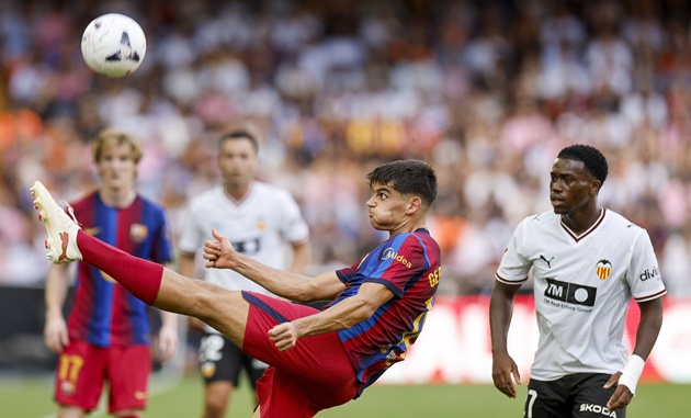Barcelona mở đàm phán gia hạn với Gerard Martin