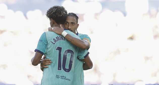 Số 10 Barca đang trở th&agrave;nh điểm kết nối trong c&aacute;ch to&agrave;n đội tấn c&ocirc;ng. (Ảnh: EPA Images)