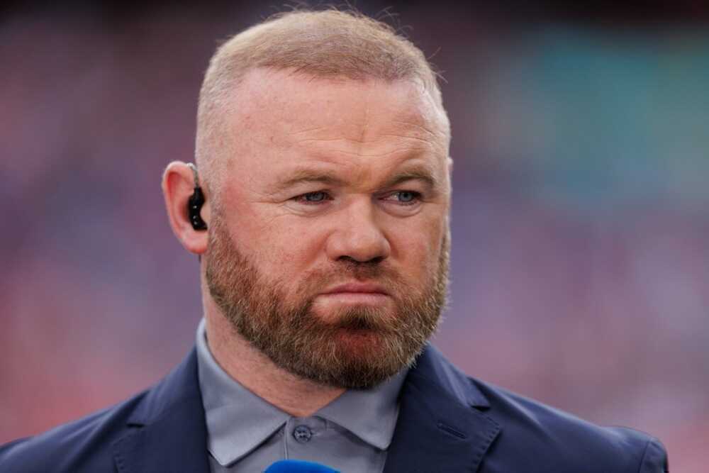 Rooney ngán ngẩm vì sai lầm VAR ở derby Manchester