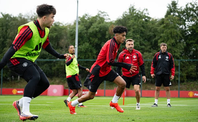 Lý do thần đồng JJ Gabriel kiên quyết rời Manchester United