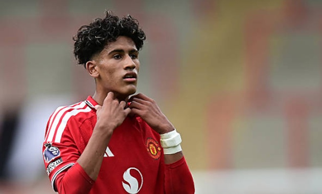 Gia đ&igrave;nh của Gabriel kh&ocirc;ng h&agrave;i l&ograve;ng với c&aacute;ch d&ugrave;ng người từ Man Utd. (Ảnh: Man Utd)