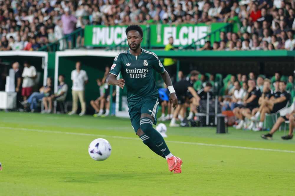 Vinicius Jr: 6.8 điểm. Chơi cố gắng nhưng đ&acirc;y kh&ocirc;ng phải l&agrave; ng&agrave;y của Vinicius khi anh kh&ocirc;ng thể mang về bất kỳ b&agrave;n thắng hay kiến tạo n&agrave;o cho Real Madrid. Ảnh: EPA Images.