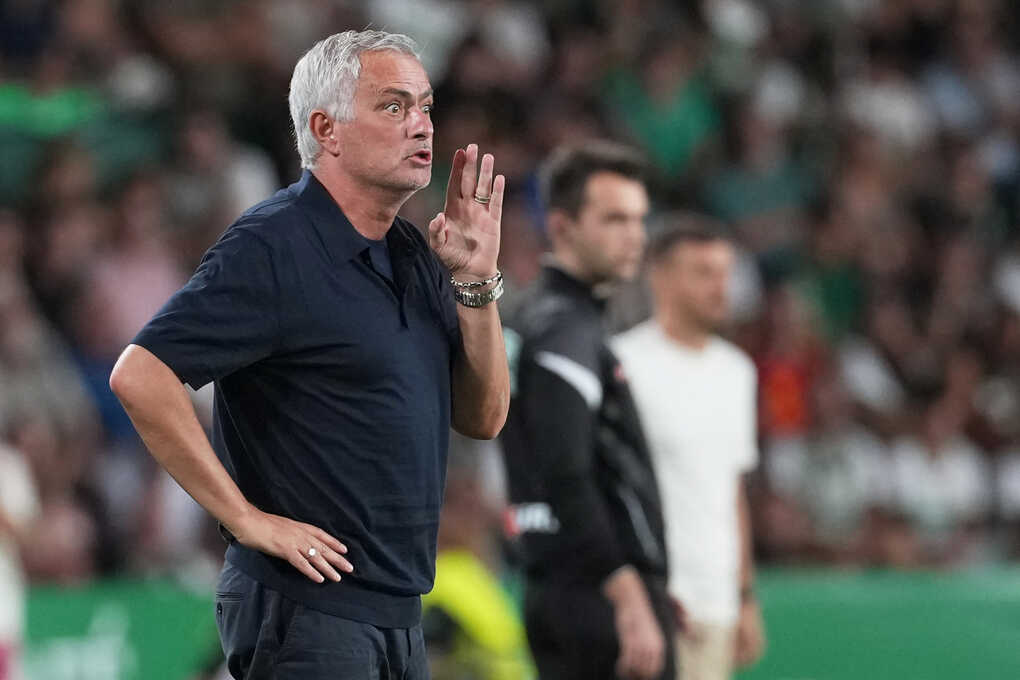 Mourinho: `Xem Real đá không lo buồn ngủ`