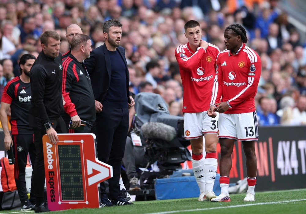 HLV Michael Carrick được khuy&ecirc;n trao cơ hội cho Benjamin Sesko. EPA/Adam Vaughan.