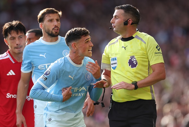 Roy Keane chỉ trích Foden vì khiêu khích fan MU