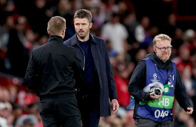 Carrick lâm nguy, Man Utd lo lặp lại thảm họa Solskjaer