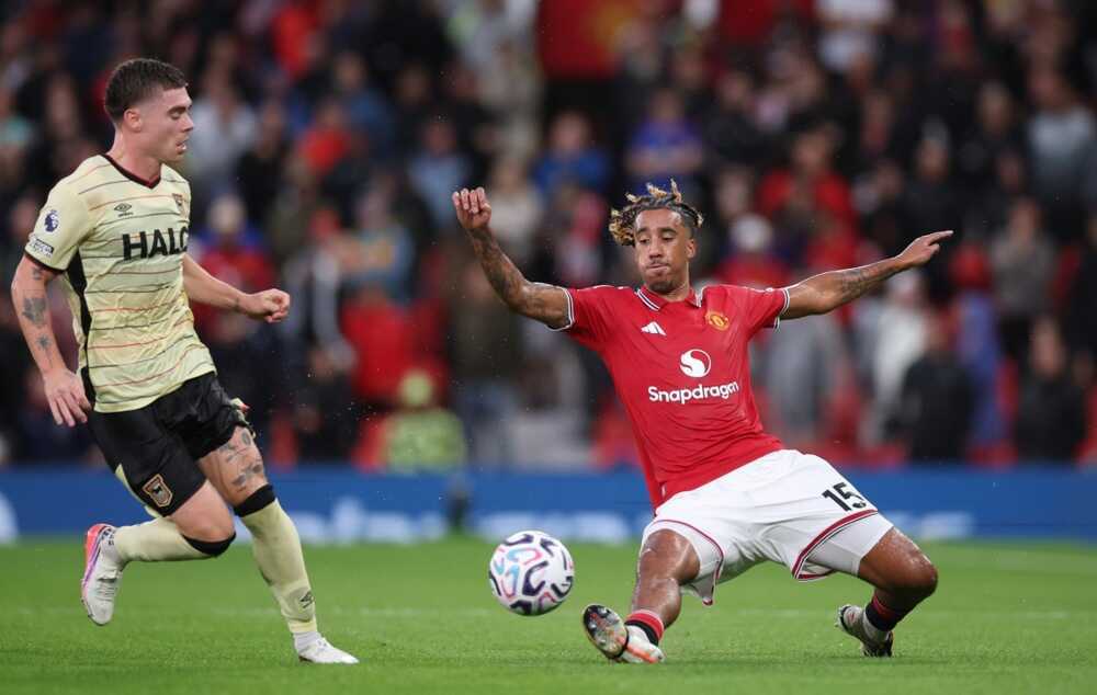 Man Utd và nghịch lý ở vị trí trung vệ